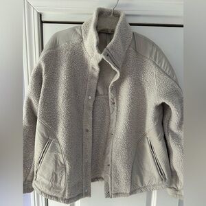Lululemon women’s Sherpa fleece jacket size 10